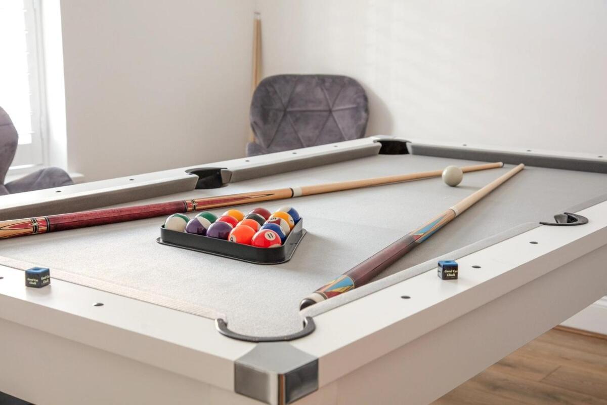 Spacious 3 Bedroom Home With Ps5 And Pool Table Near O2 Arena Canary Wharf And Elizabeth Line To Central Londres Exterior foto