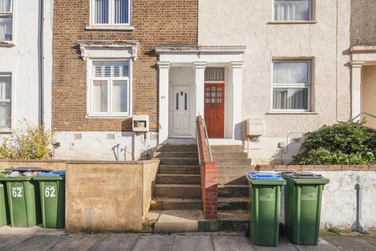 Spacious 3 Bedroom Home With Ps5 And Pool Table Near O2 Arena Canary Wharf And Elizabeth Line To Central Londres Exterior foto