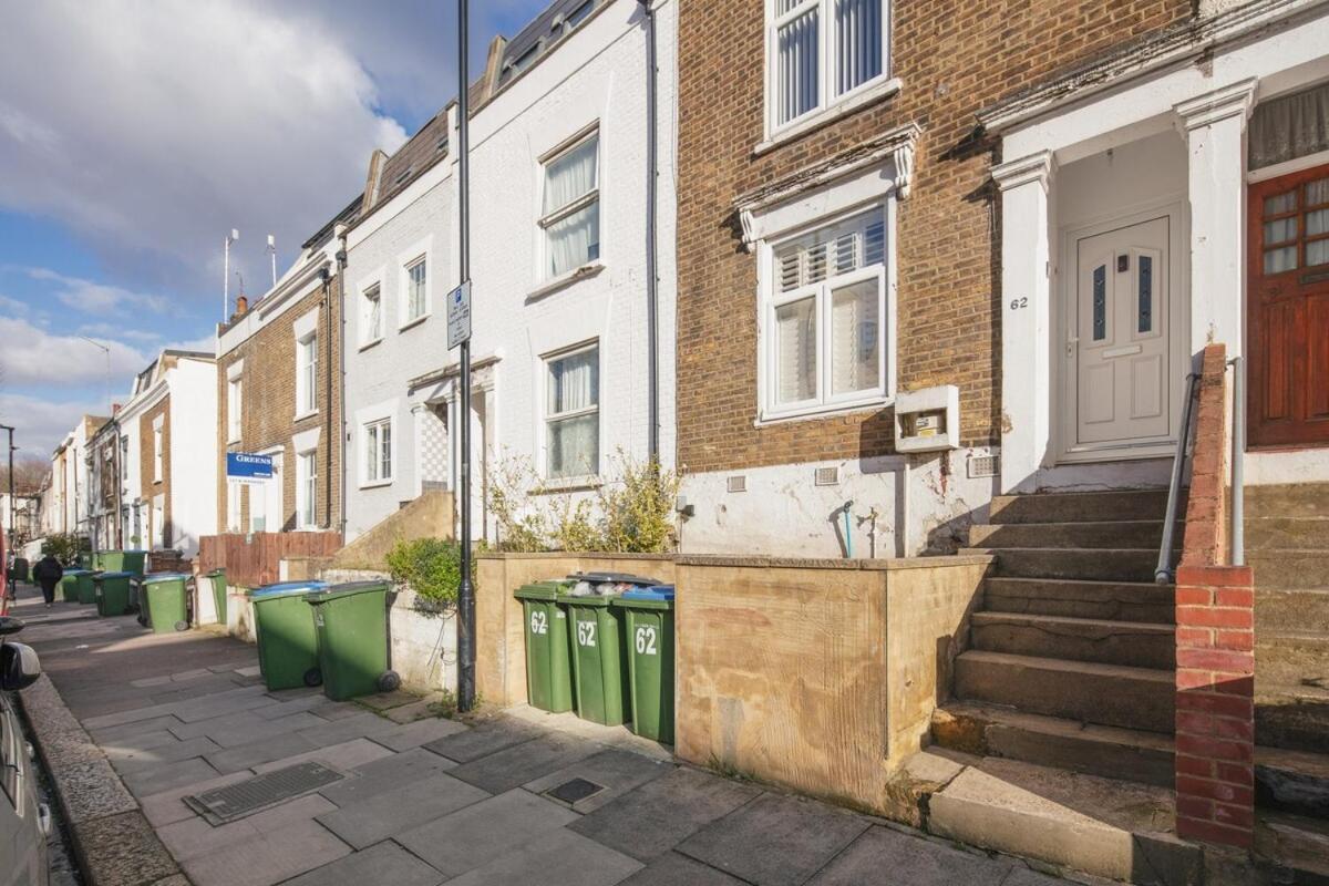 Spacious 3 Bedroom Home With Ps5 And Pool Table Near O2 Arena Canary Wharf And Elizabeth Line To Central Londres Exterior foto
